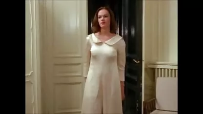 Massagista responsável por vigorosamente batendo clientes no sexo oral caseiro brasileiro salão