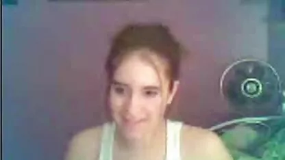 Grande Ruiva Gozadas masturbação buceta peluda usando uma fazendo um belo boquete máquina de sexo