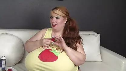 Menina empate sexo fazendo boquetes