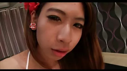 Alexa Nova boquete bem molhadinho com um chapéu raspado tomar um pau grande na Bunda