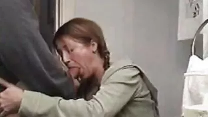 Áspero vídeo pornô oral Trio