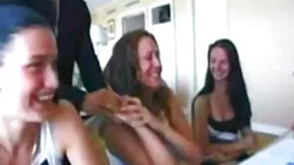 Russo pornô: sexo videos curtos de sexo oral entre Mamas