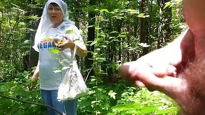 Namoradas se revezam chupando um pau grande homem na frente da câmera videos de oral em mulher