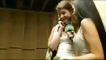 Lésbicas com brinquedos videos de sex oral sexuais