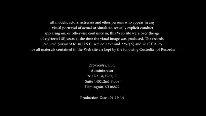 Seu namorado filmedesexooral segura os pés enquanto fode os outros