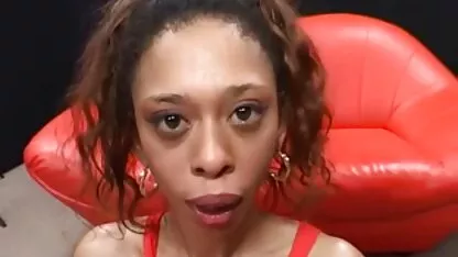 Jovem pornô: peituda videos de sexo oral entre homens menina provocando seus colegas