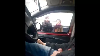 Mulheres adultas provocando video seco oral homens