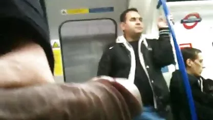 Ruiva gata montando uma vagina em Pinto amigo posando srxooral Cowgirl