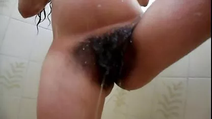 Beleza Jovem vagina dedos biquini pela ponografia sexo oral piscina