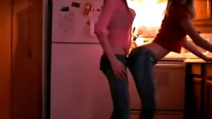 MILF provocação videos de sex oral uma jovem cara