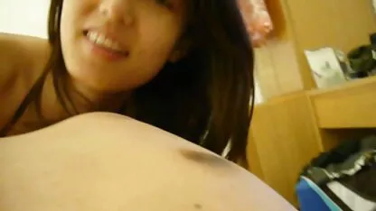 Uma jovem tenta se no papel de um obstetra e cola uma pinça na melhores videos de sexo oral vagina